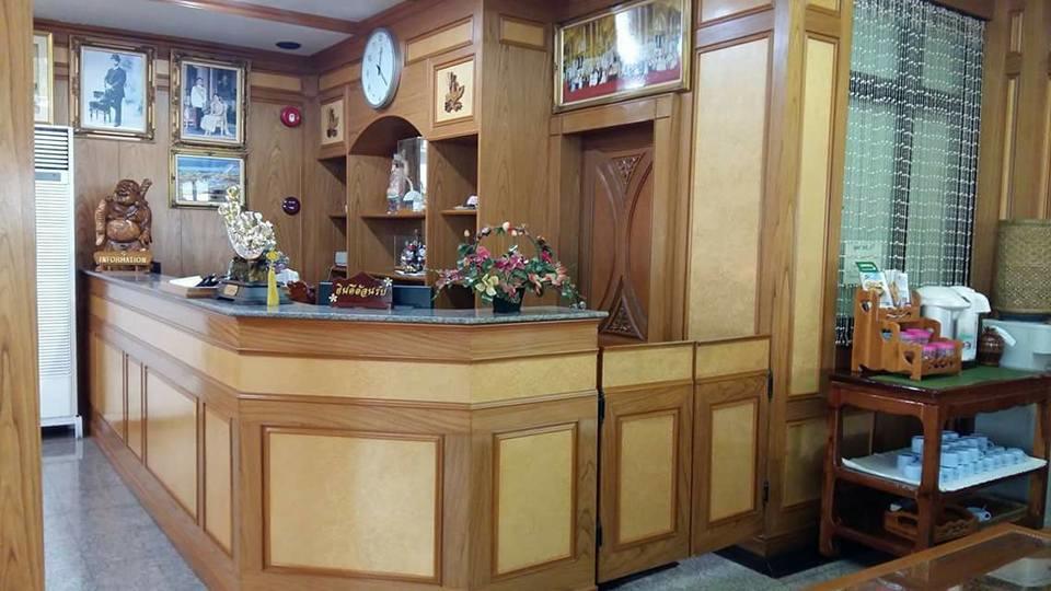 ทรัพย์มุกดา แกรนด์ โฮเทล Submukda Grand Hotel Мукдахан Экстерьер фото